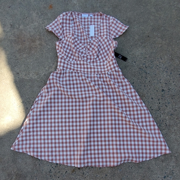 RELISTED Gingham fit and flare dress - Picture 4 of 4